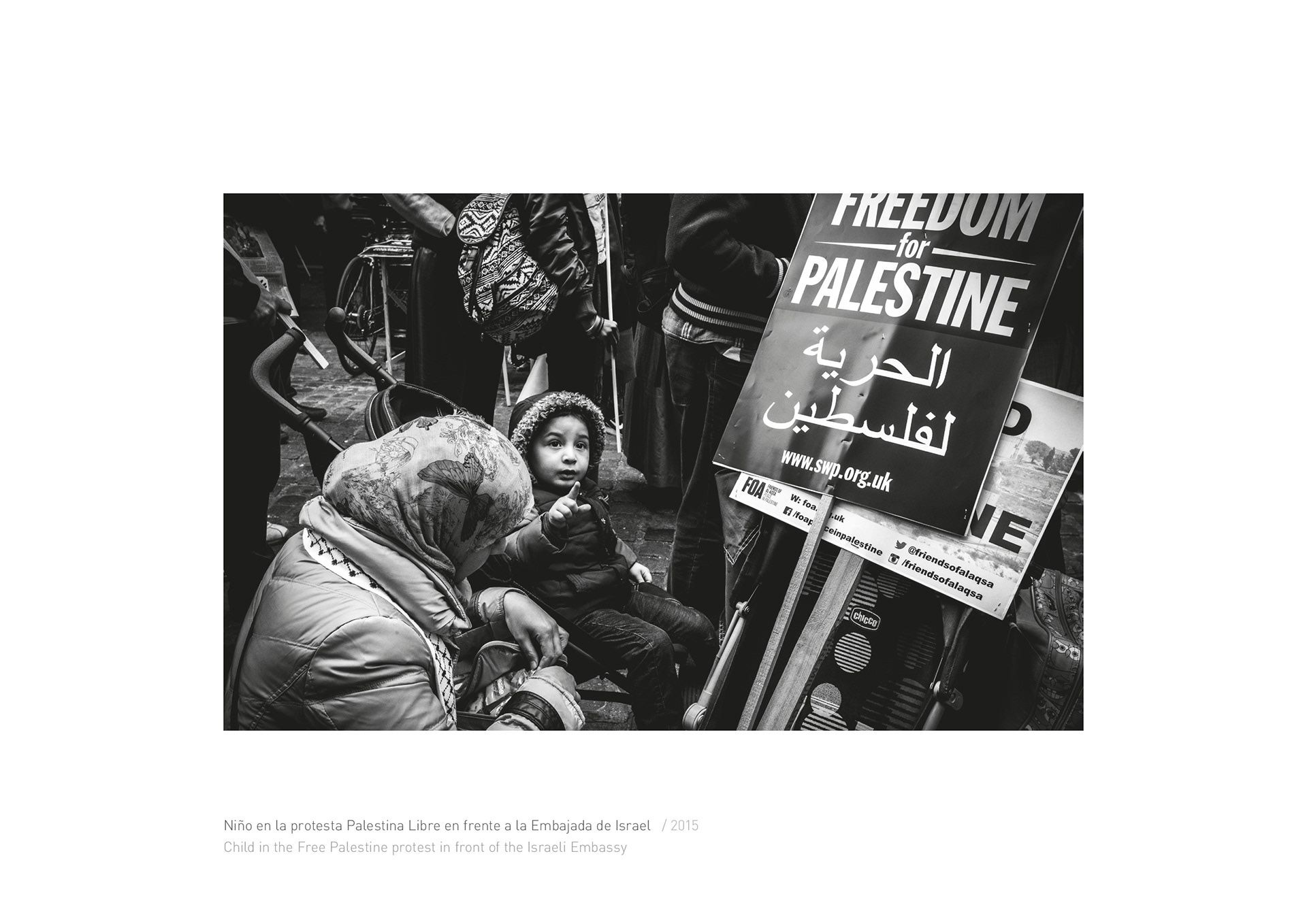 Image of the design created for the exhibition "Londres: detras y debajo del Palacio de Buckingham". This is an image related to a project inside Pedro Rodrigues (Treze413) graphic design portfolio.