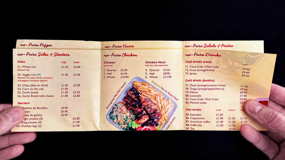 Image of Na Pura Folded Leaflet opening step 2 view. This is an image related to a project inside Pedro Rodrigues (Treze413) graphic design portfolio.